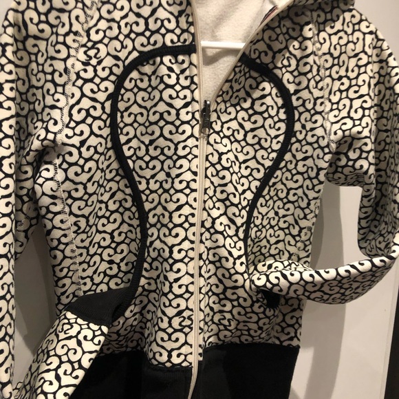 Small size lululemon hoodie - Picture 2 of 4